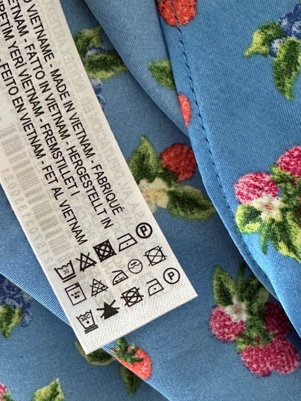 Zara Robes: ZARA Damenkleid Größe S – Elegant & Modern – D'occasion à Zollikerberg par Salemybest 7