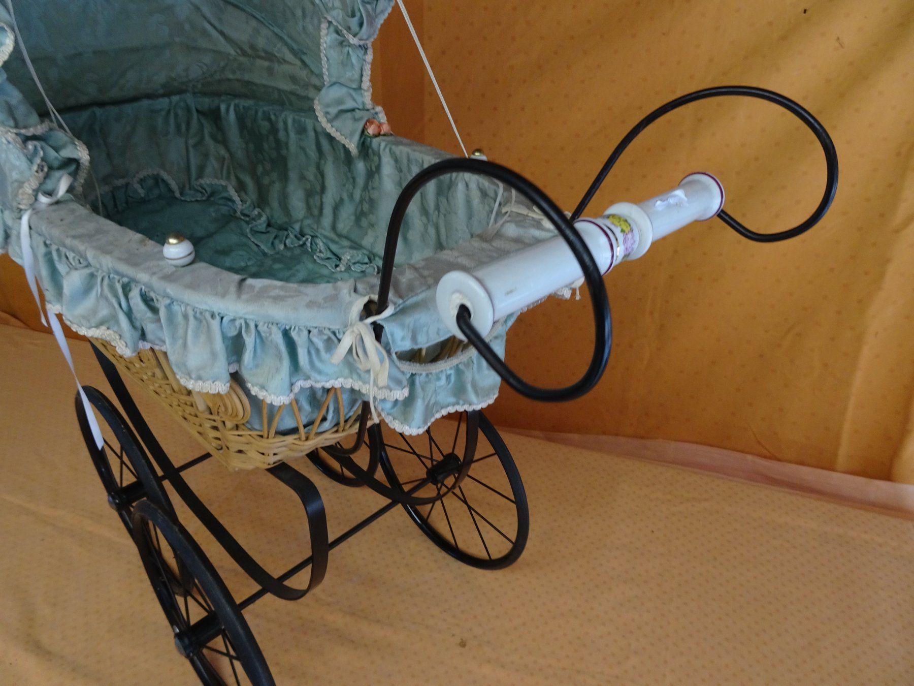 Puppenwagen: Nostalgischer Puppenwagen – Gebraucht aus Oberwangen b. Bern von est_d8gf 3