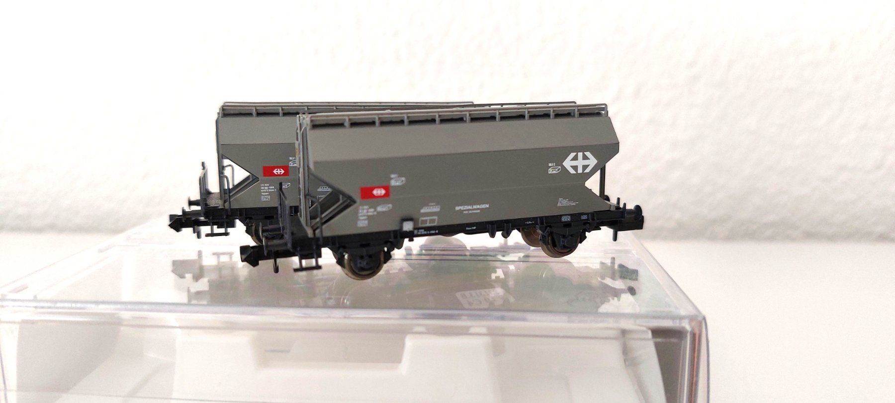 Fleischmann Modellini di ferrovie: Fleischmann SBB  Silowagen 2 tlg. 831313 – Nuovo e nell'imballaggio originale da Biberist venduto da Ntrains