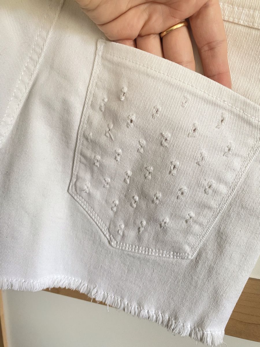Zara Jeans: Short en jeans blanc – Usato da Le Noirmont venduto da Fanny_ 4