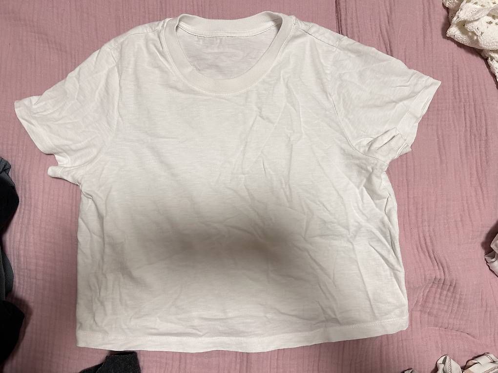 T-shirt: schlichtes weißes T-Shirt – Usato da Zürich venduto da ruh_qrn7