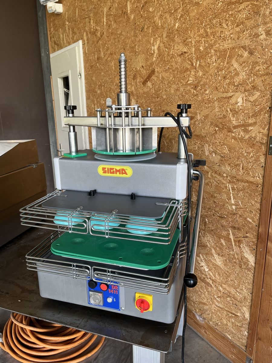 Elettrodomestici da cucina: SIGMA Teigpresse DR1411 – Usato da Wohlen AG venduto da Moh80 5