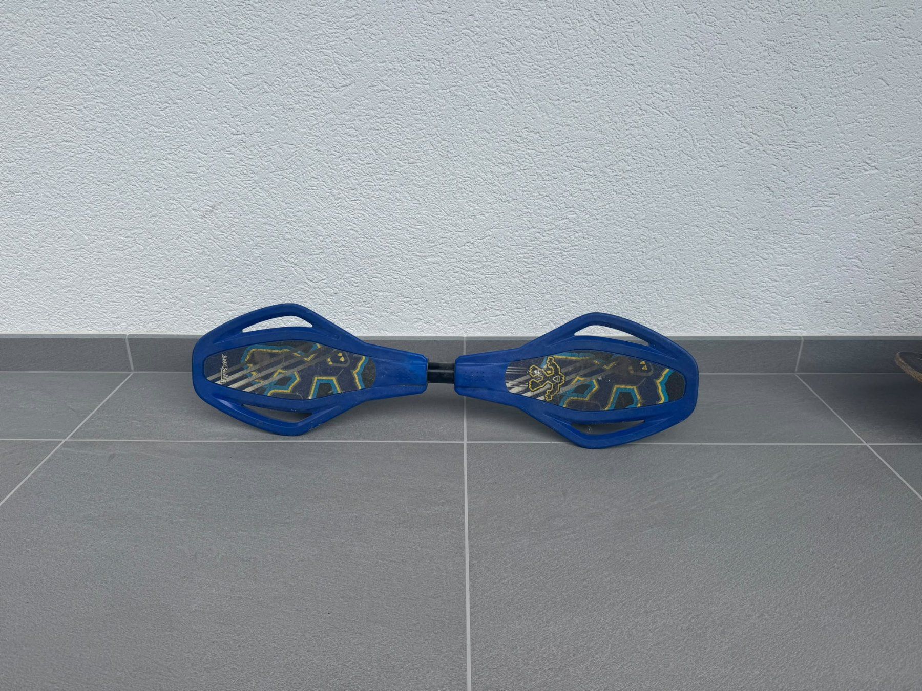 Skateboards: Waveboard 2 roues – Usato da St Legier La Chiesaz venduto da pgjudd
