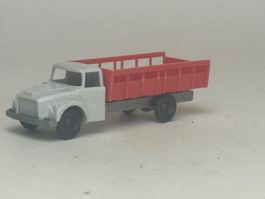 GB1- LKW Pritschen LKW grau/rot Made in Greece