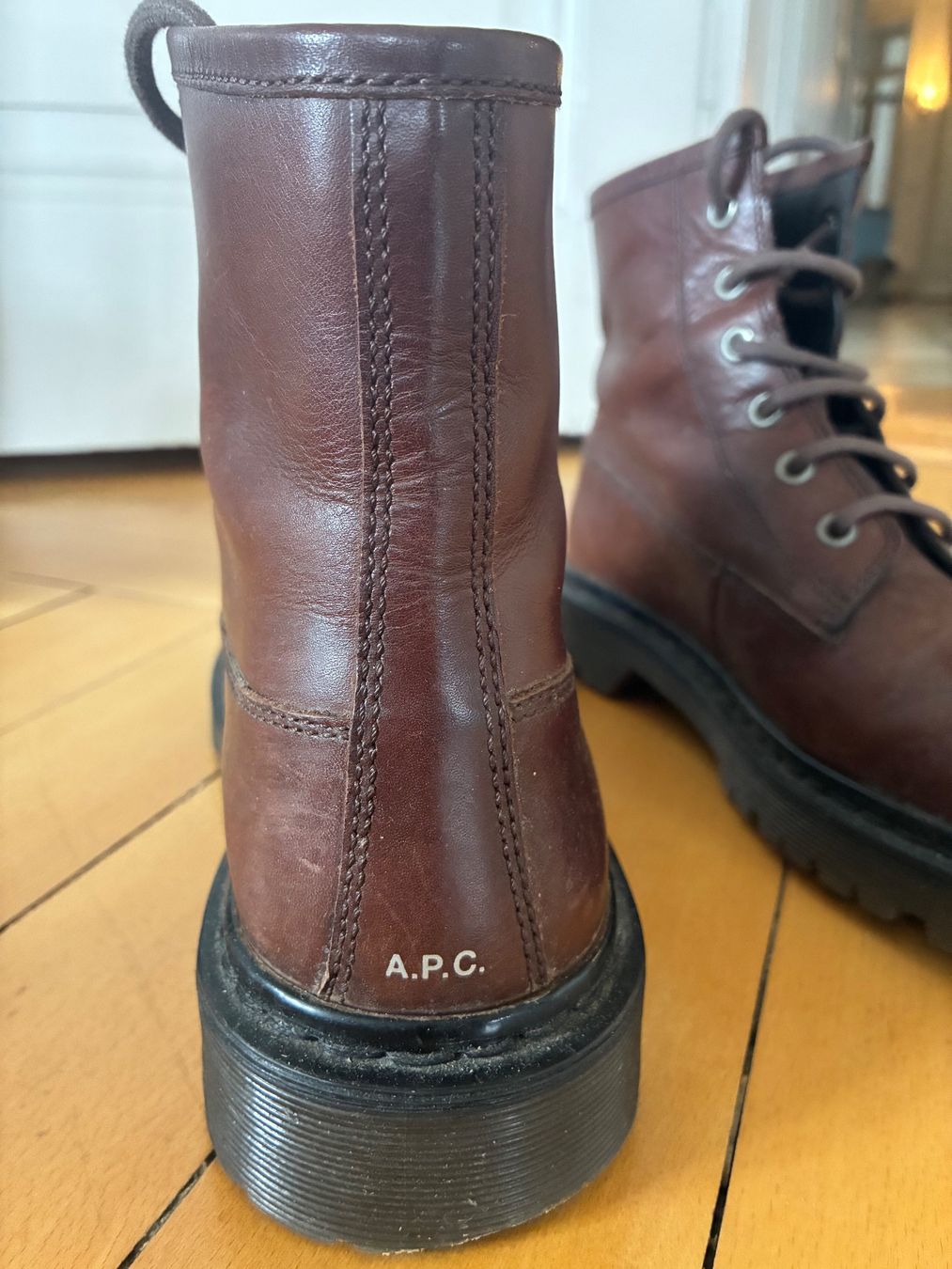 Apc Chaussures femmes: A.P.C Stiefel Gr. 39 – D'occasion à Fribourg par waves55 1