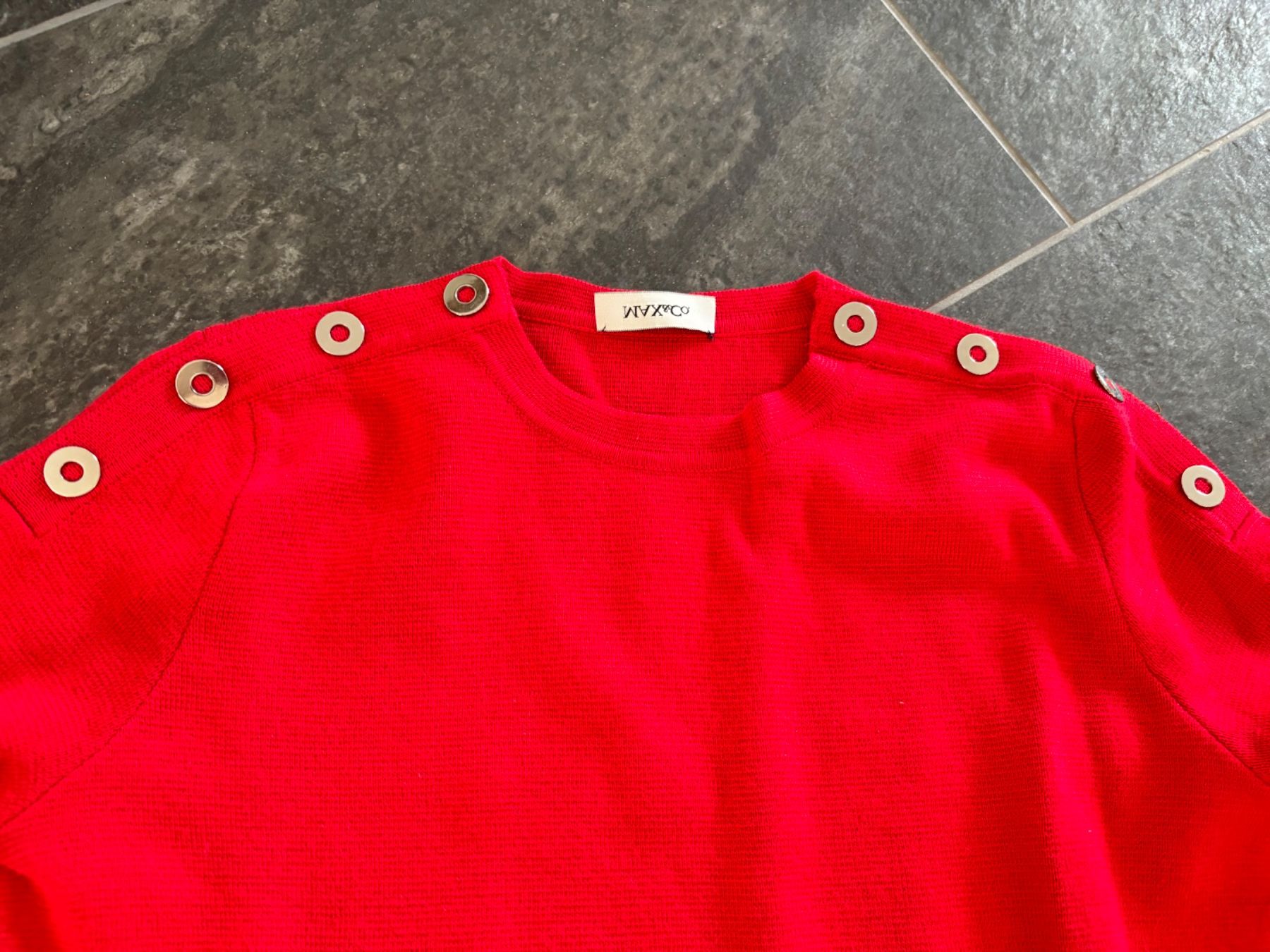 Max Mara Maglioni & Felpe: Max Mara / MAX&Co. rot Pullover mit Schulterknöpfen - Gr. S – Usato da Stadel venduto da Chanel_5 1