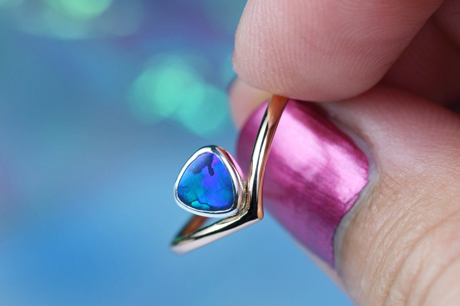Ringe: AURORA ETERNA Bicolor Ring in 18k Roségold mit Black Opal – Neu und originalverpackt aus Bern von OSONO.Design 1