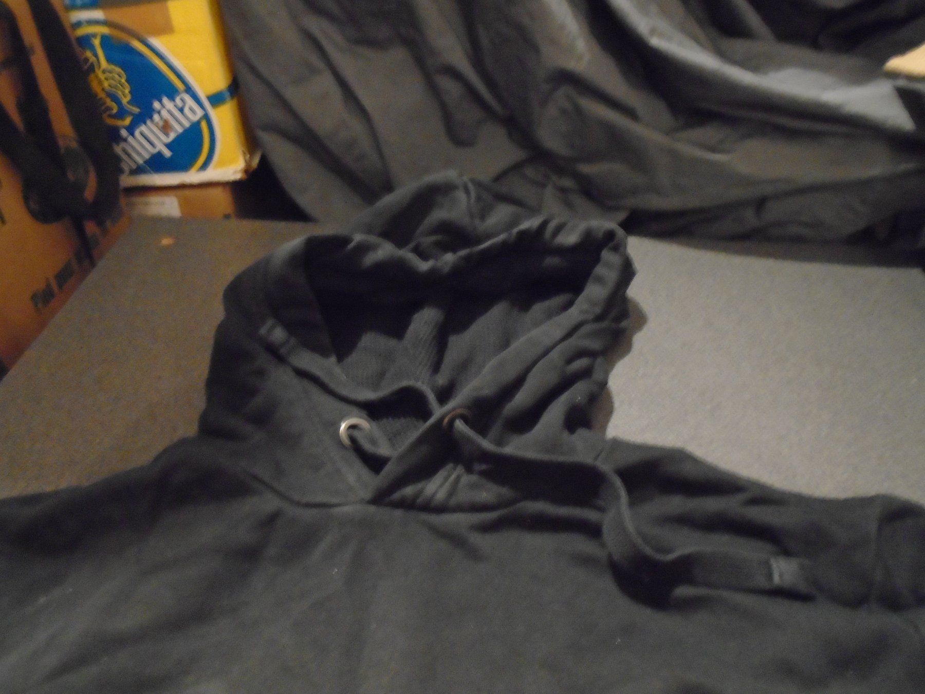 Maglioni & Felpe: Kapuzenpullover Grösse XS, C&A, schwarz / Bauchtasche – Usato da Zürich venduto da Motzkuh 1