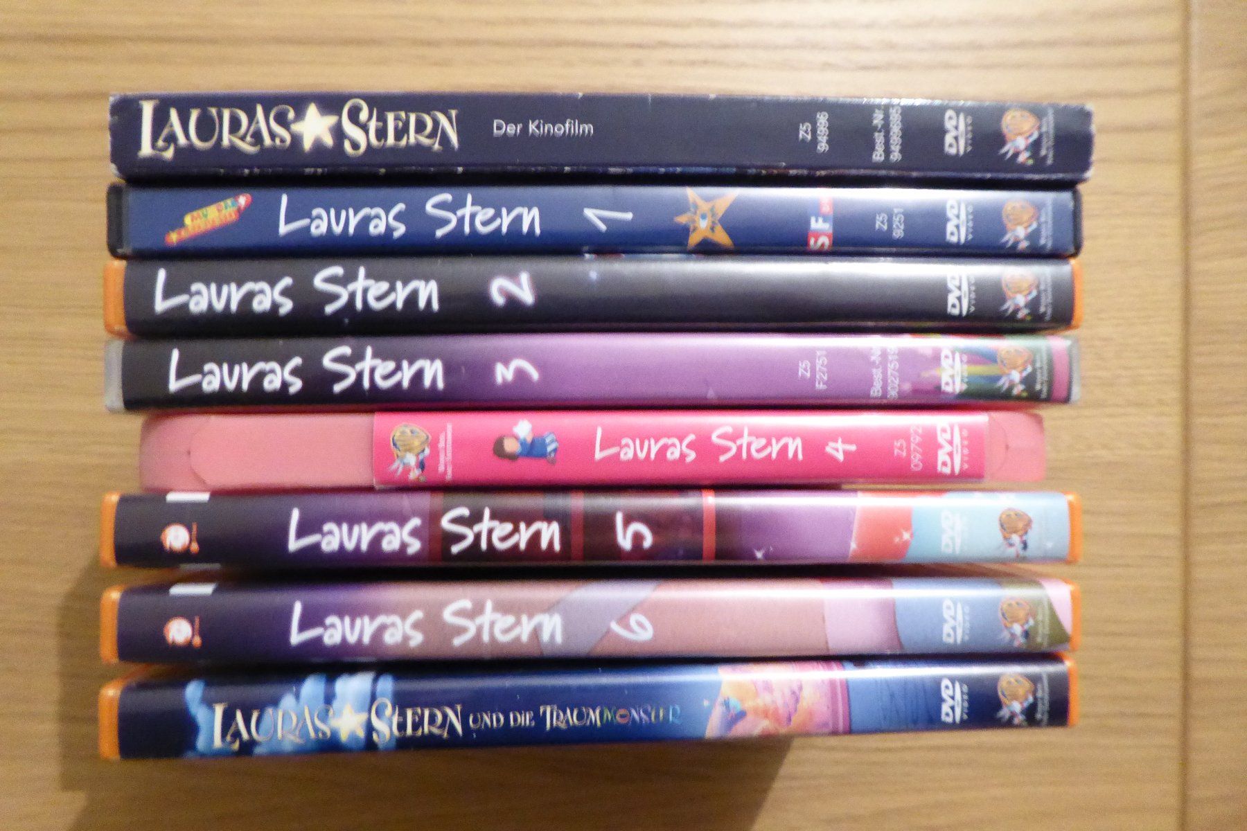 Tutti i DVDs: 8x DVD Lauras Stern – Usato da Allschwil venduto da Summelsarium 8