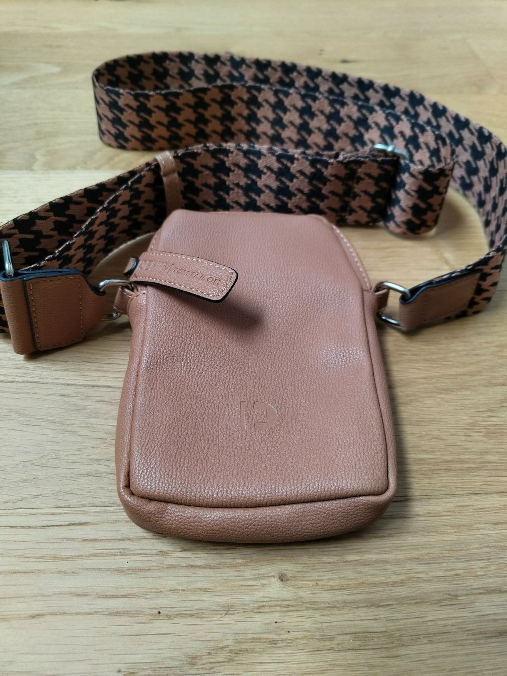 Tom Tailor Taschen für Damen: Tom Tailor DENIM Handytasche – Gebraucht aus Schwyz von Balmer92