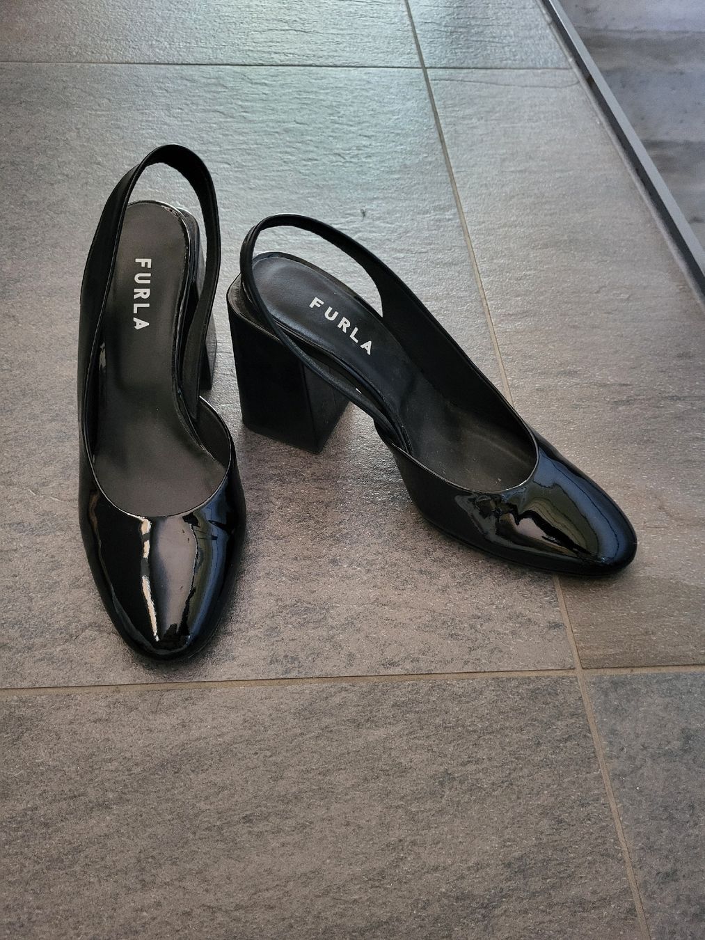 Furla Scarpe da donna: escarpin "Furla" portée 1 seule fois – Nuovo (secondo la descrizione) da Aproz (Nendaz) venduto da mar_zxm9