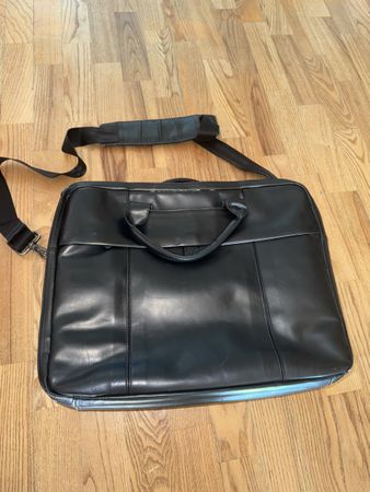 Schwarze Notebook - Laptoptasche von Dell - Gebraucht