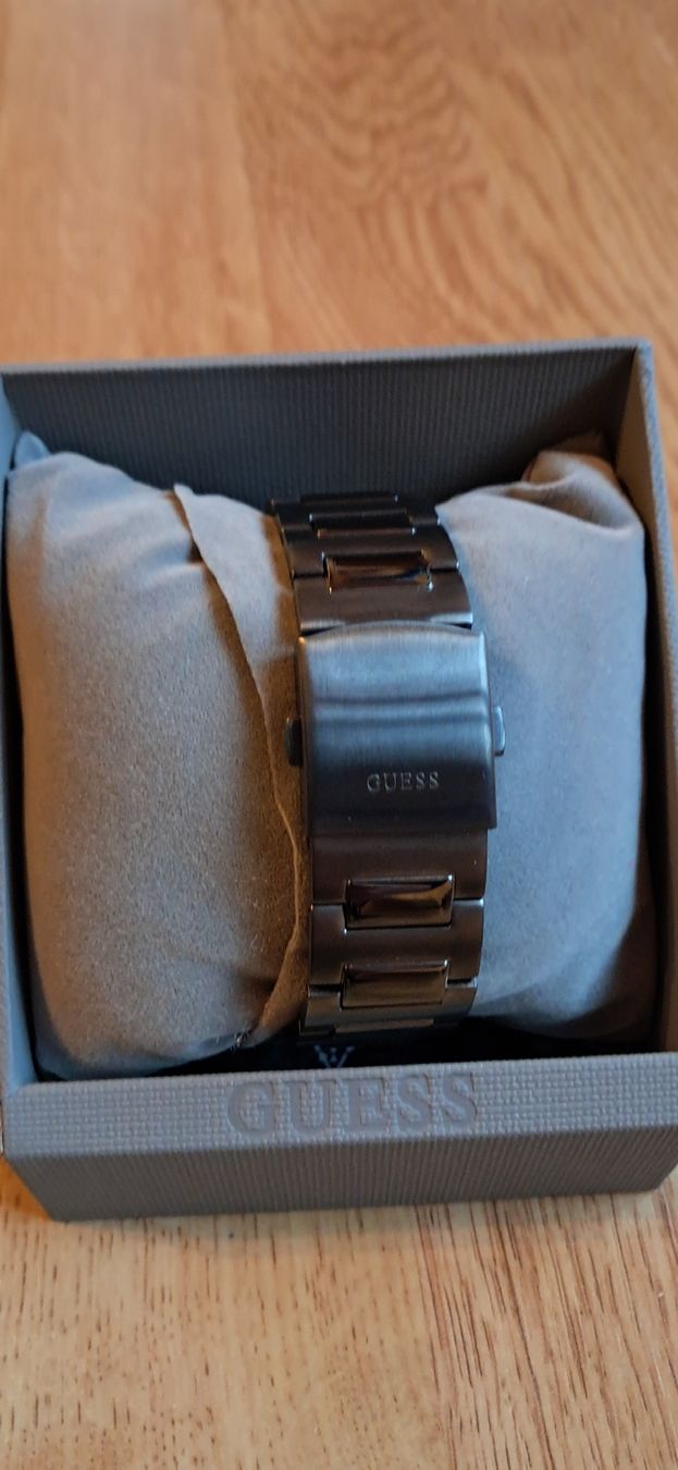 Guess Uhren: Guess Headline Neuf – Neu und originalverpackt aus Essertines-Rolle von dup_2lwq 2