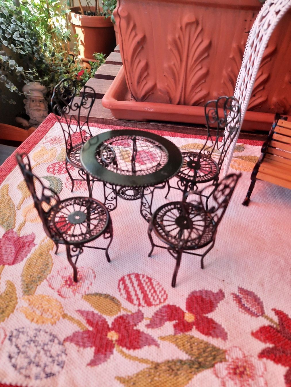 Case e mobili per bambole: Gartenmöbel-Set , Gartenbank, Gartengrill, Rosenbogen/ 1:12 – Nuovo (secondo la descrizione) da Allschwil venduto da saphira012 6