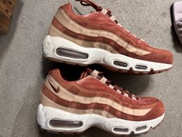 Nike Air Max 95 Damenschuh Gr. 40.5  Samt