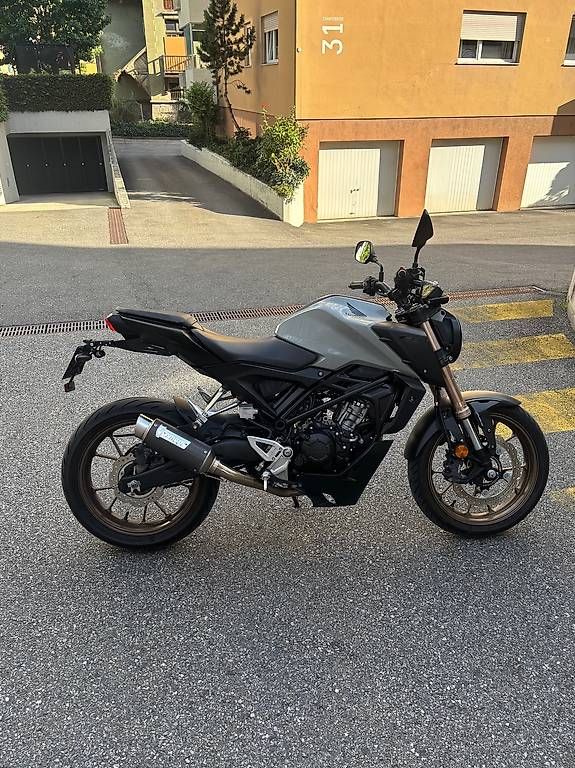Honda Strasse: Cb125r – Gebraucht aus Sion von sim_b2cb 1