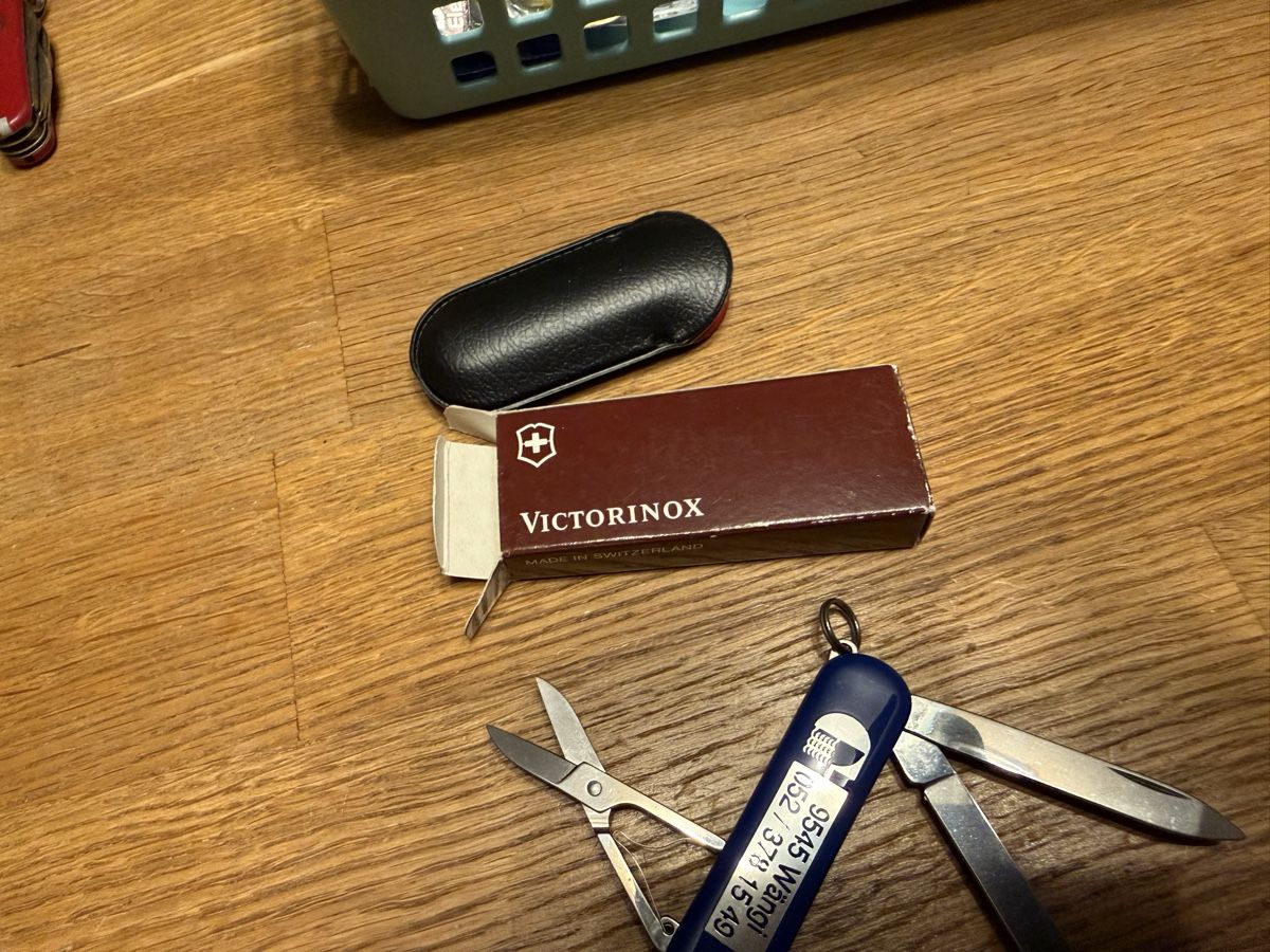 Victorinox Coltelli tascabile: Victorinox Sackmesser, blau mit Werbung – Nuovo e nell'imballaggio originale da Goldach venduto da Messerguru 4