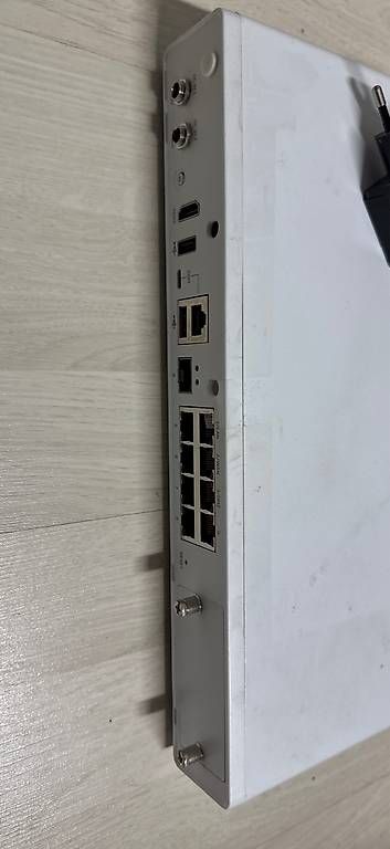 Modem & Router: Firewall Sophos – Usato da Bellinzona venduto da robi-s 1