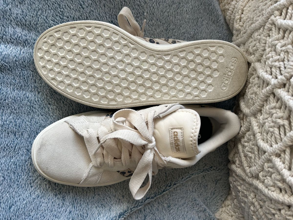 Adidas Scarpe da donna: Adidas Sneaker 40 – Usato da Wohlen b. Bern venduto da Honeypie 2