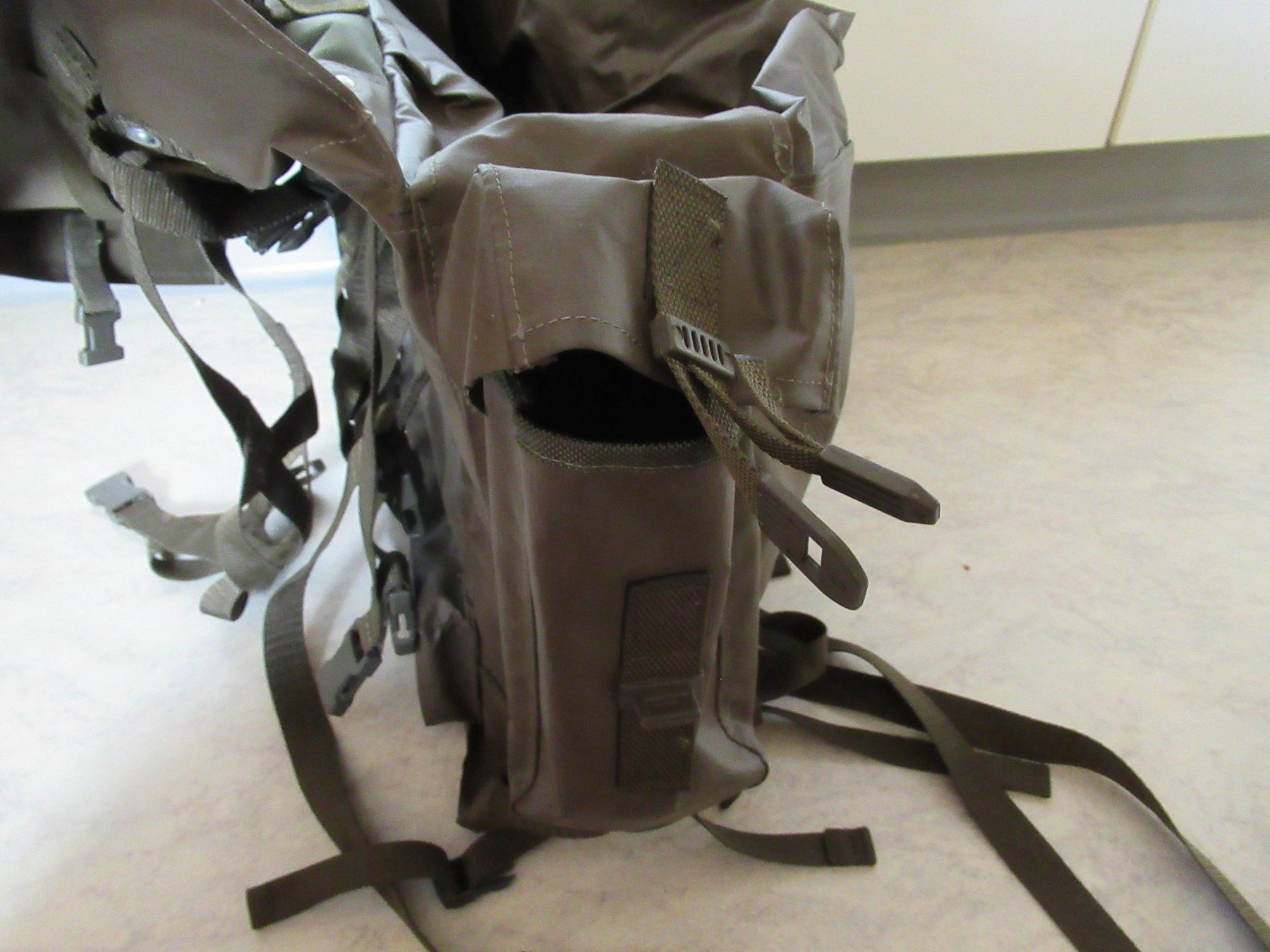 Schweizer Armee Zaini: Schweizer Armeerucksack – Usato da Grenchen venduto da sunflyer01 4