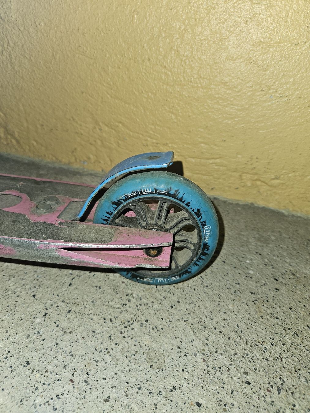 Kickboard: Stuntscooter Xtreme - Farbig – Usato da Zürich venduto da lallafu 3