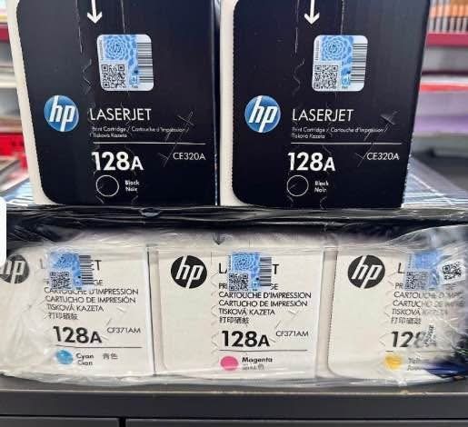 Hewlett Packard Cartucce per stampanti & toner: HP Toner Set – Nuovo e nell'imballaggio originale da Rudolfstetten venduto da Stellina1975