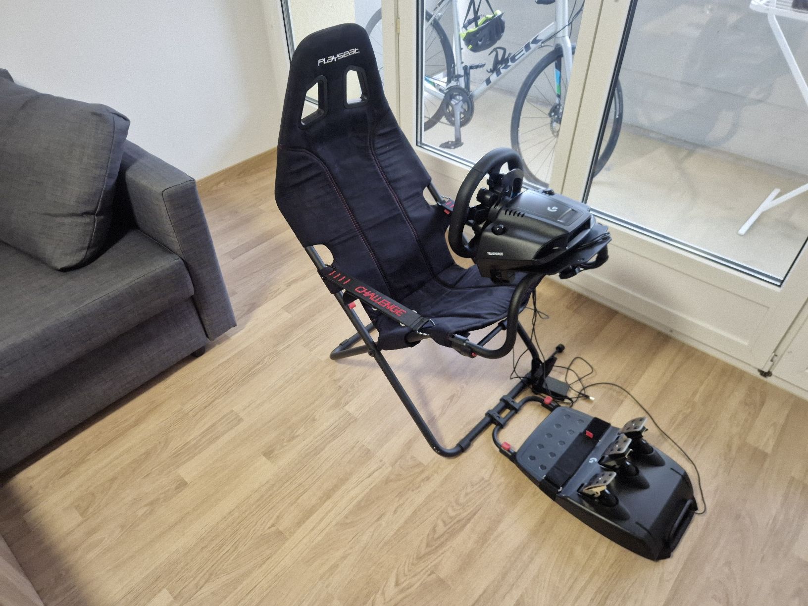 Logitech Controller: Playseat Challenge + Lenkrad und Pedal Logitech G923 – Nuovo (secondo la descrizione) da Dübendorf venduto da daton93