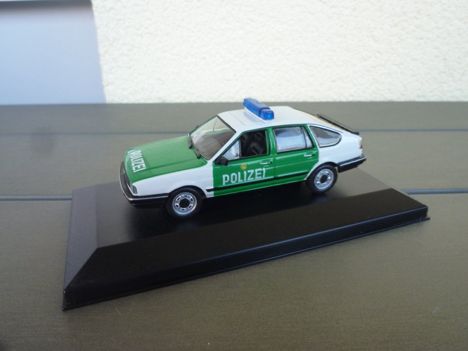 Modellini d'auto: VW Passat B2 (1985) Polizei – Nuovo (secondo la descrizione) da Flawil venduto da Imperiosud