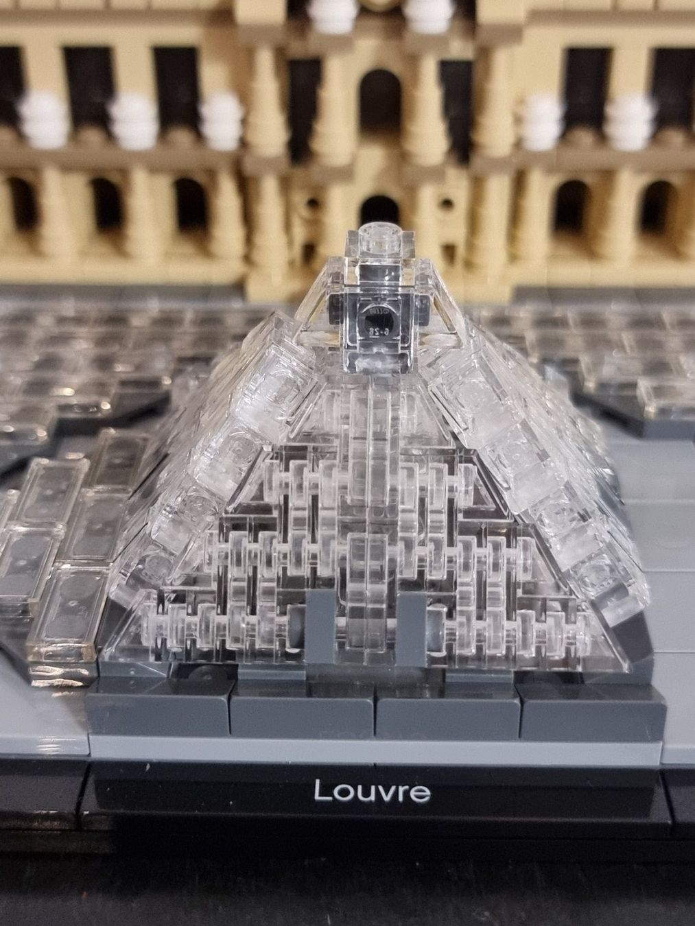Lego Kit di costruzioni: LEGO Architecture 21024 - Louvre - Complet – Usato da Charmey (Gruyère) venduto da winner-winner 3