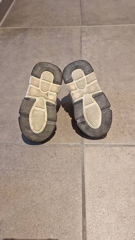 Schuhe für Jungen: Sportschuhe/ sneaker gr.22 – Gebraucht aus Watt von aLaMerr 1