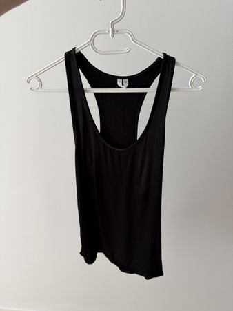 schwarzer arket top silk look