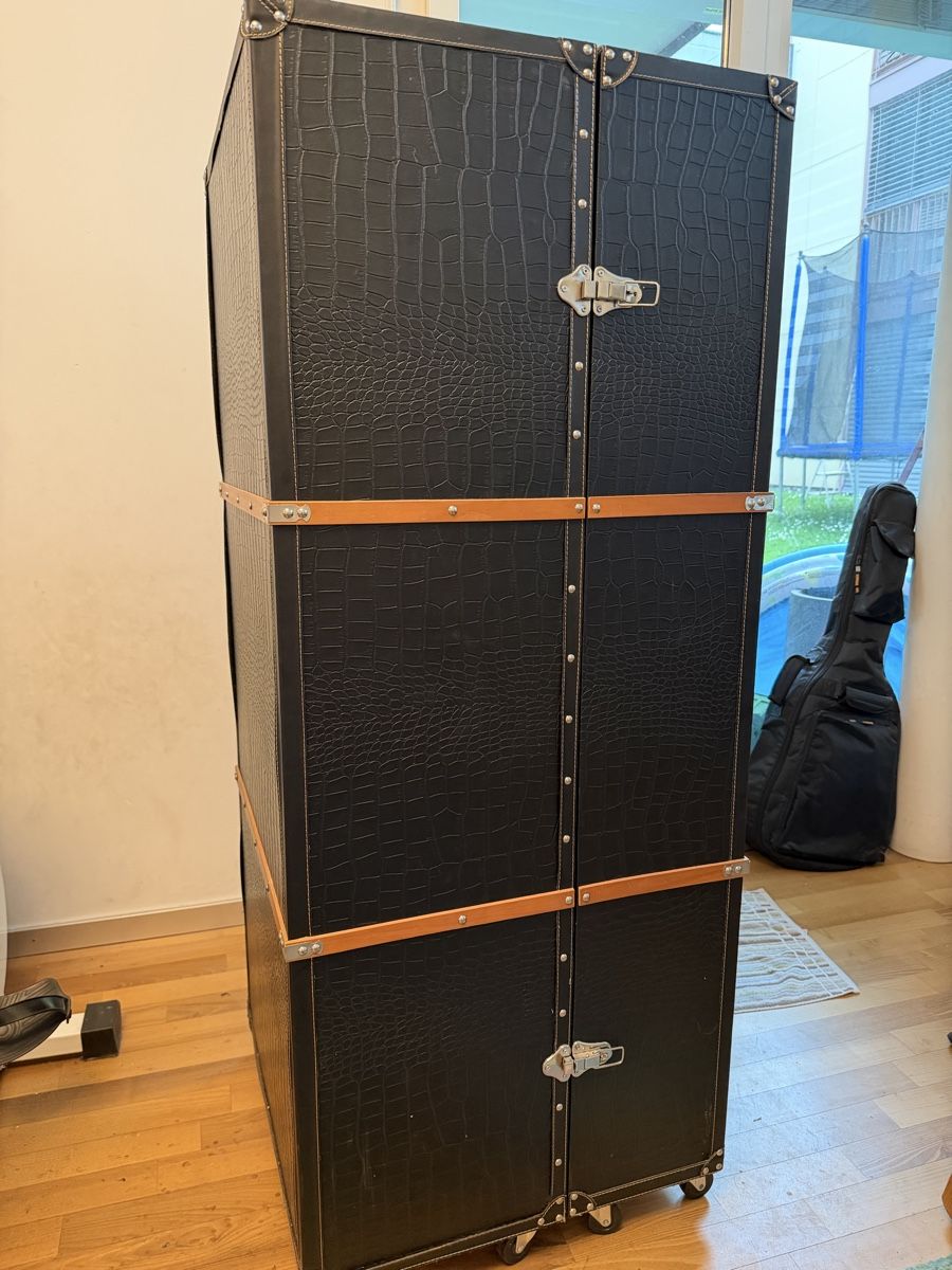 Armadi: Barschrank Top Zustand – Usato da Zürich venduto da hoefer81
