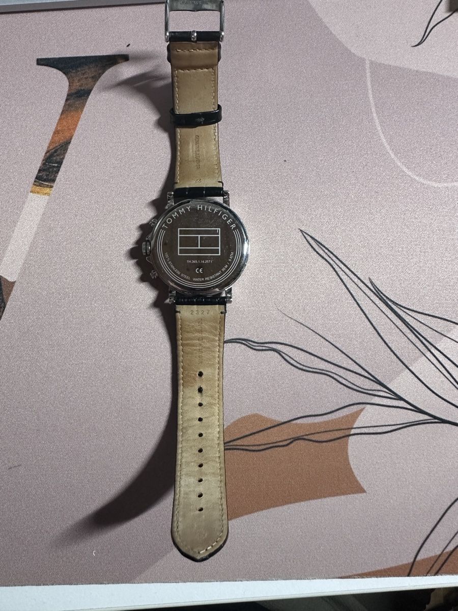Tommy Hilfiger Uhren: Tommy Hilfiger Uhr – Gebraucht aus Benken SG von Malou1 3
