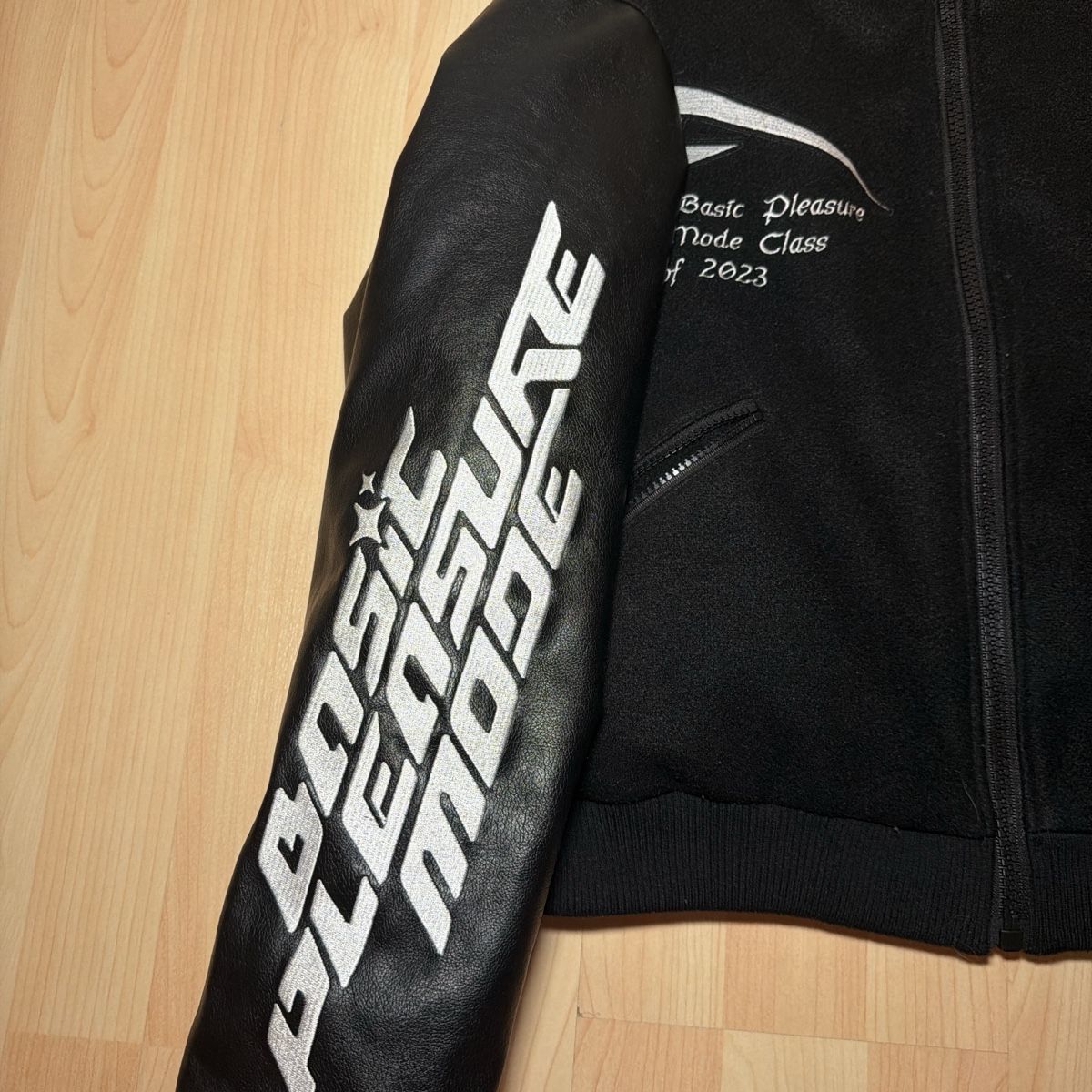 Giacche: Basic Pleasure Mode Varsity Jacket - Size 16 - Winter 51 – Usato da St. Gallen venduto da ber_82p9 1