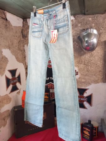 Damenjeans von Wild Grösse 24 Fabrikneu