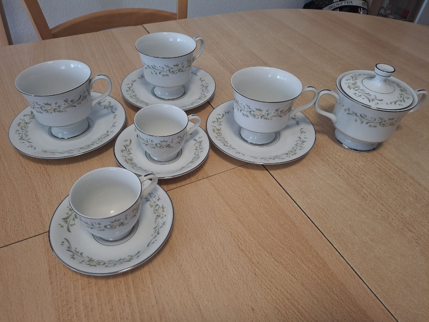 Set di piatti: Caffè/ Tee Set aus Porzelan mit Zuckerdose – Nuovo (secondo la descrizione) da Basel venduto da Emanueledd00