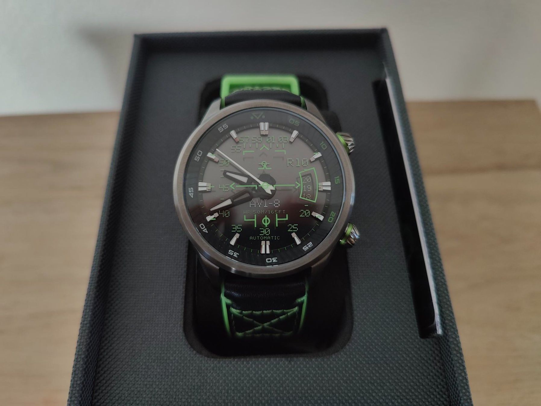 AVI-8 Orologi: AVI-8 Hawker Harrier HUD Automatic – Nuovo (secondo la descrizione) da Rotkreuz venduto da marclooo 1