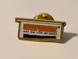 1 Pin Herholz hat die Tür im Griff