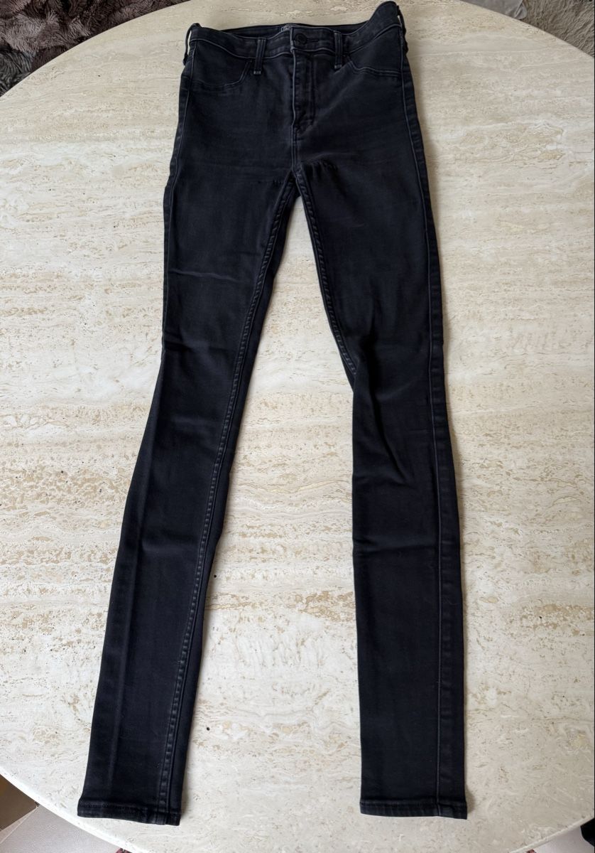 Abercrombie Jeans: 2 Abercrombie & Fitch Jeans – Gebraucht aus Kreuzlingen von nik_d2fj 1