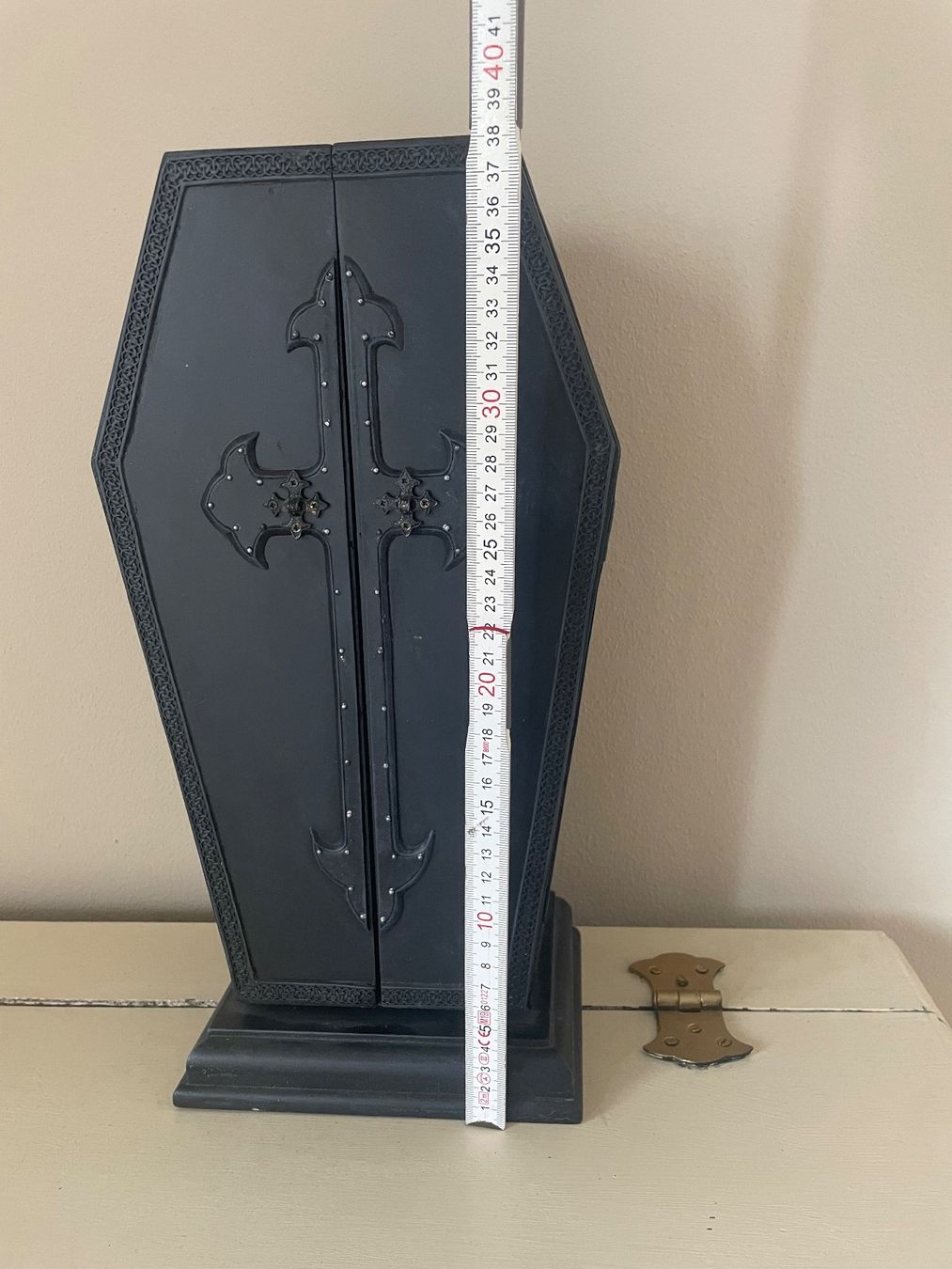 Armadi: Handgemachter Sargschrank – Usato da Minusio venduto da Pink222 3