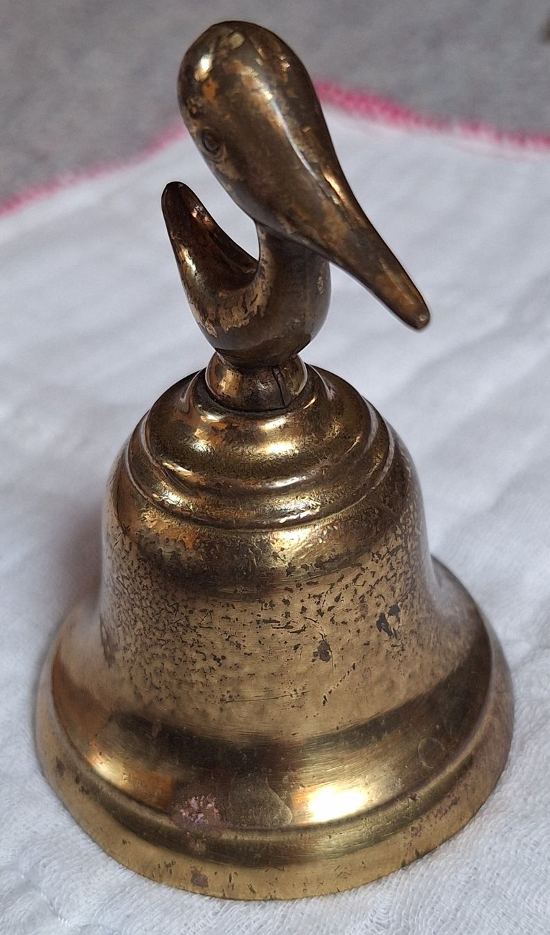 Glocken & Treicheln: Messingglocke mit Vogelgriff – Gebraucht aus Oberriet SG von Atir47 1