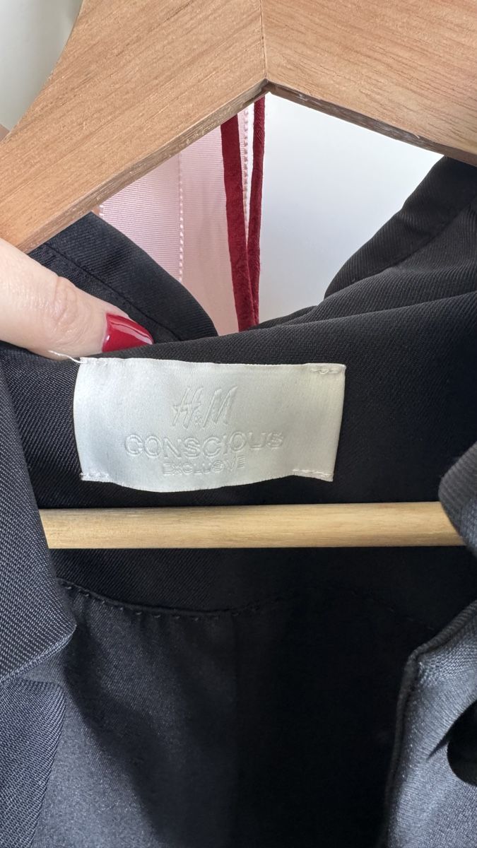 H&M Jacken: H&M Conscious: Schwarzer Kurzer Blazer, Gr. 40 – Neu (gemäss Beschreibung) aus Schlieren von Marjuk 1