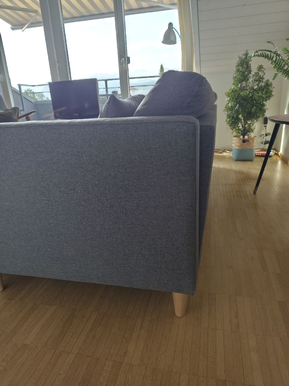 Divani: Schönes Sofa in Luzern zu vergeben – Usato da Luzern venduto da malik8884 2