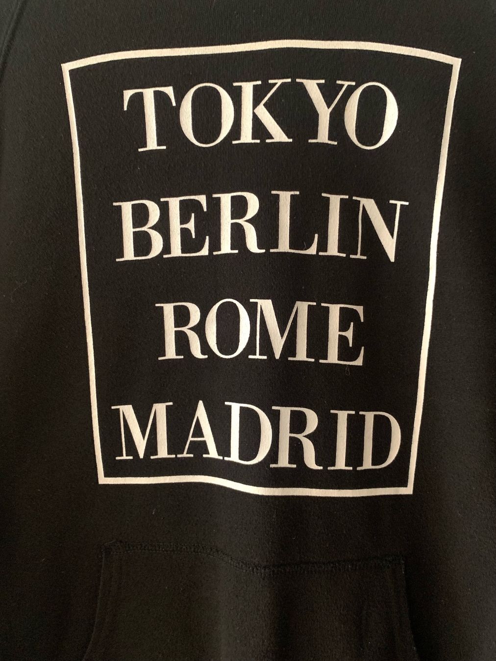 Maglioni & Felpe: Hoodie / Kapuzenpullover – Usato da Luzern venduto da Leaaa 1