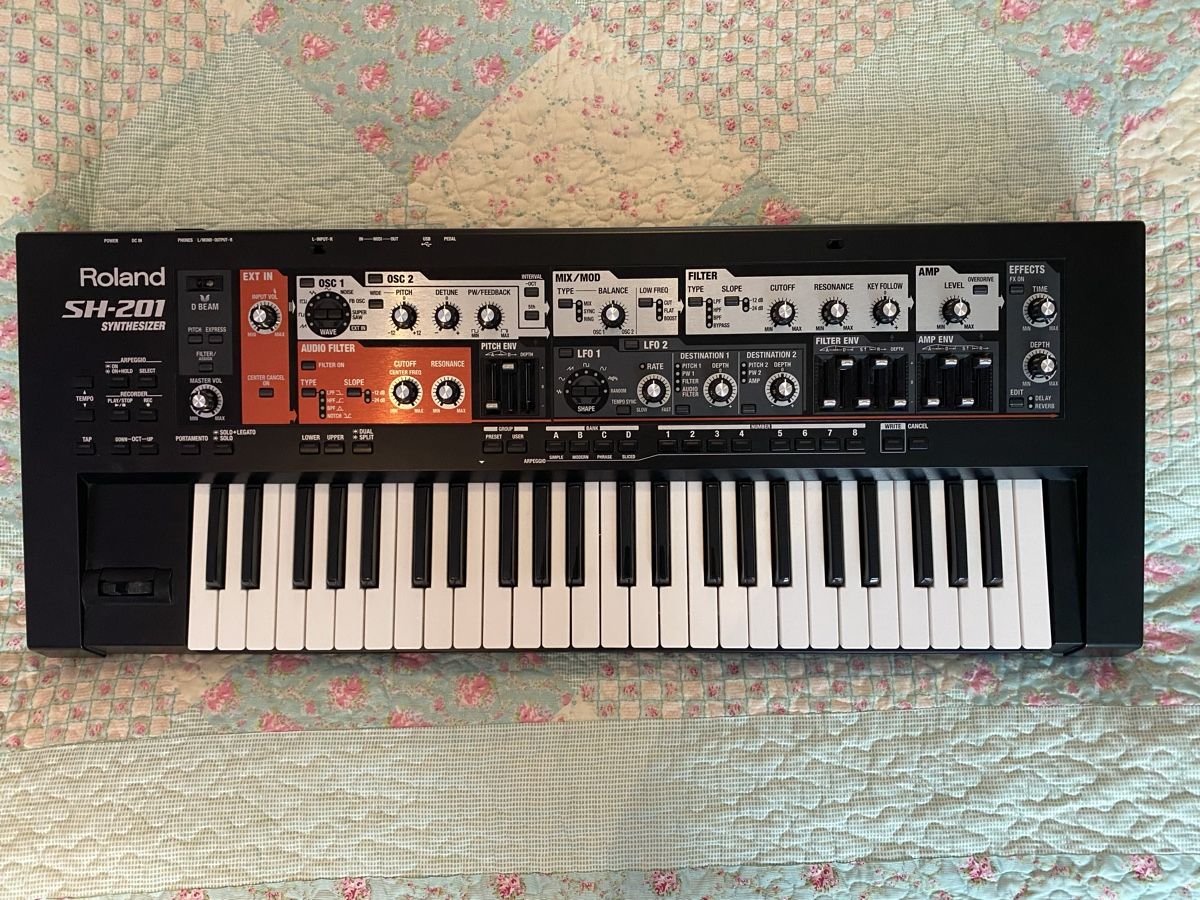 Roland SH-201