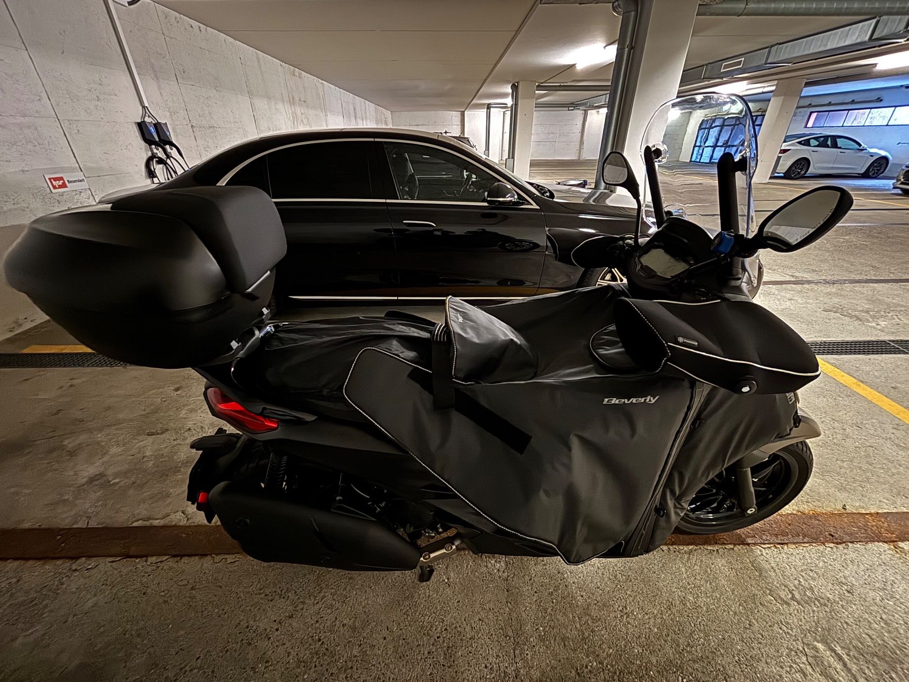 Piaggio Altro: Beverly 400 deep Black 2024 – Usato da Zürich venduto da ari_6qjt 3