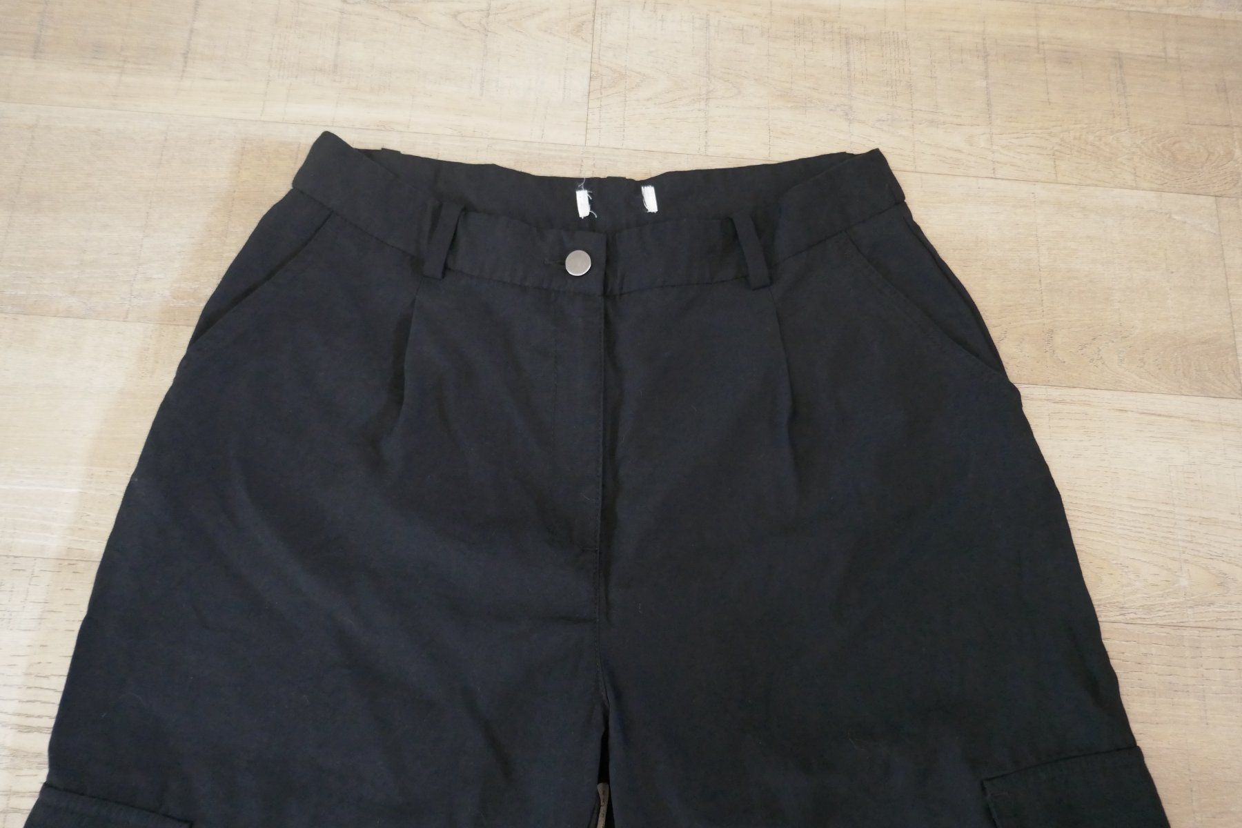 Pantalons: Cargohose schwarz, Gr. M, leichter Stoff – D'occasion à Port par uzuku 4
