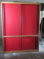 Schrank mit Schiebetüren
