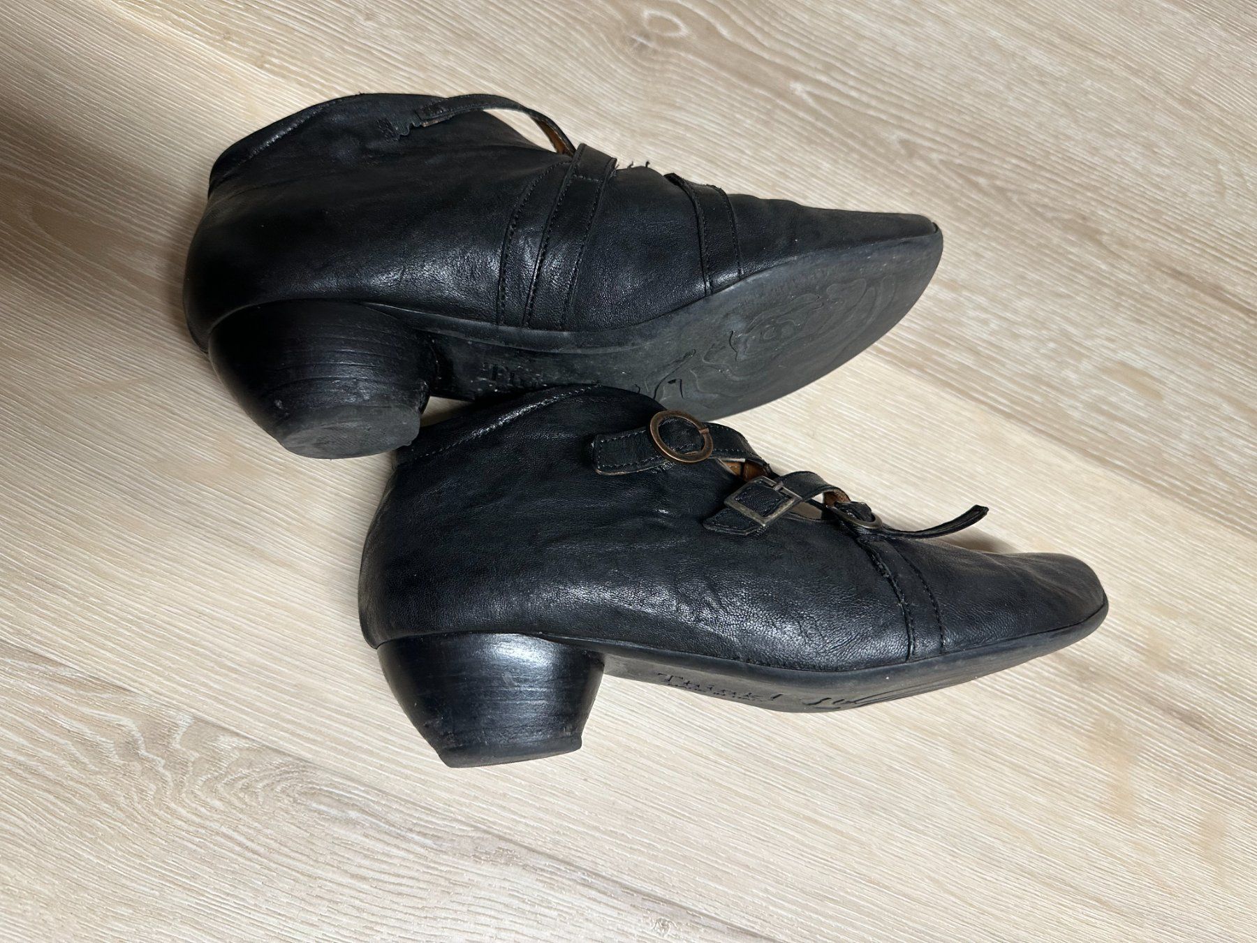 Think Scarpe da donna: Schwarze hohe Halbschuhe von Think! – Usato da Rheinfelden venduto da Brise8 4