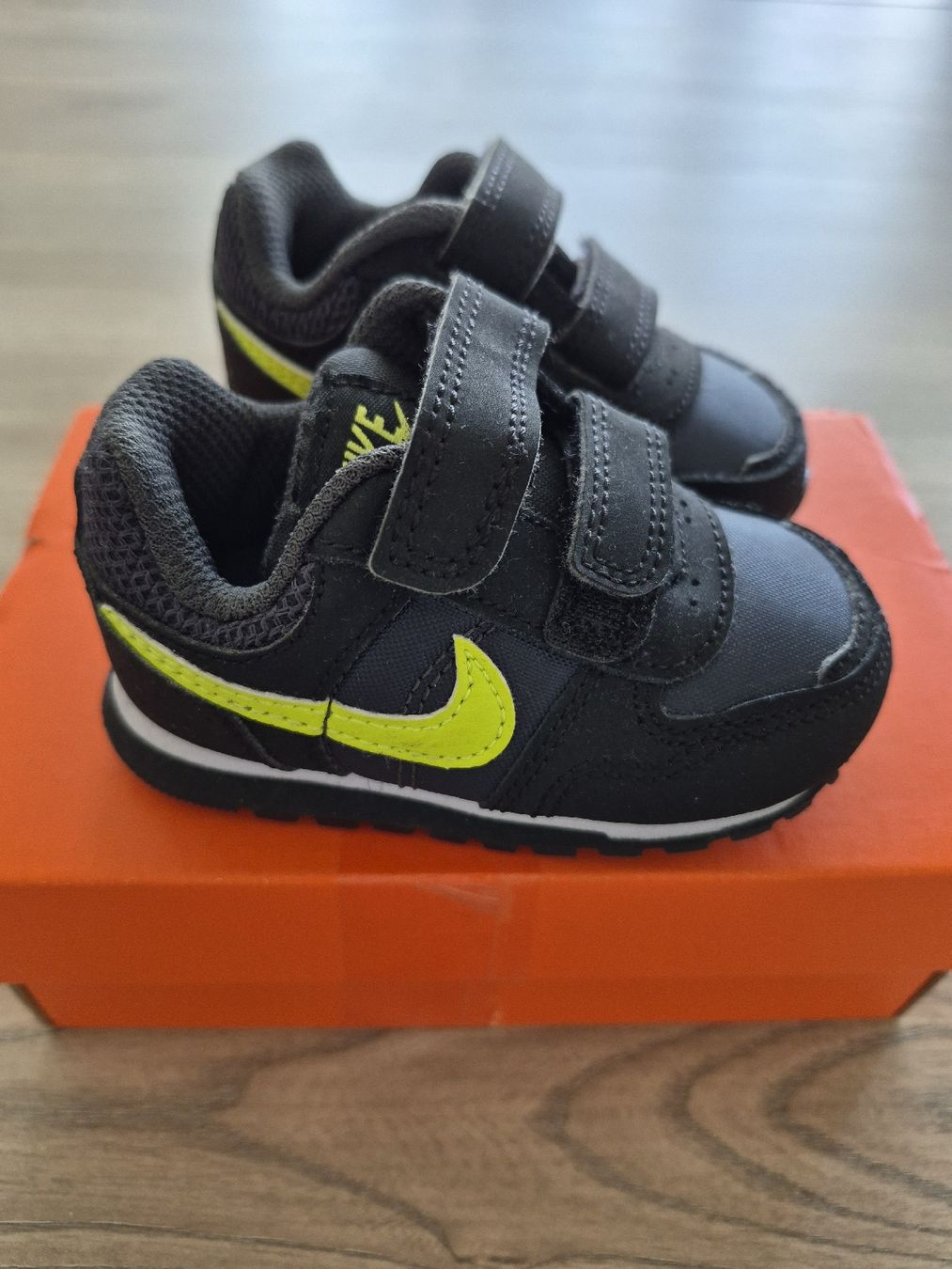 Nike Scarpe per ragazzi: NEUE Nike Kinder Turnschuhe Gr. 18.5 – Nuovo (secondo la descrizione) da Adliswil venduto da Ci5671 3
